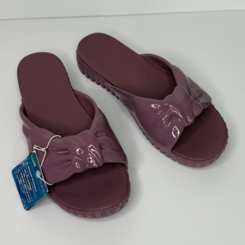 NWT Foamies! Sketchers Women's Pink Slide Sandals Flats